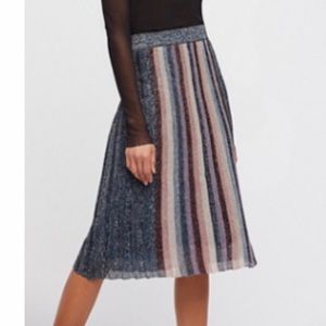 Intropia Shimmery Pencil Skirt -M